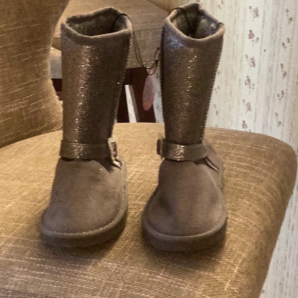 Girls metallic boots